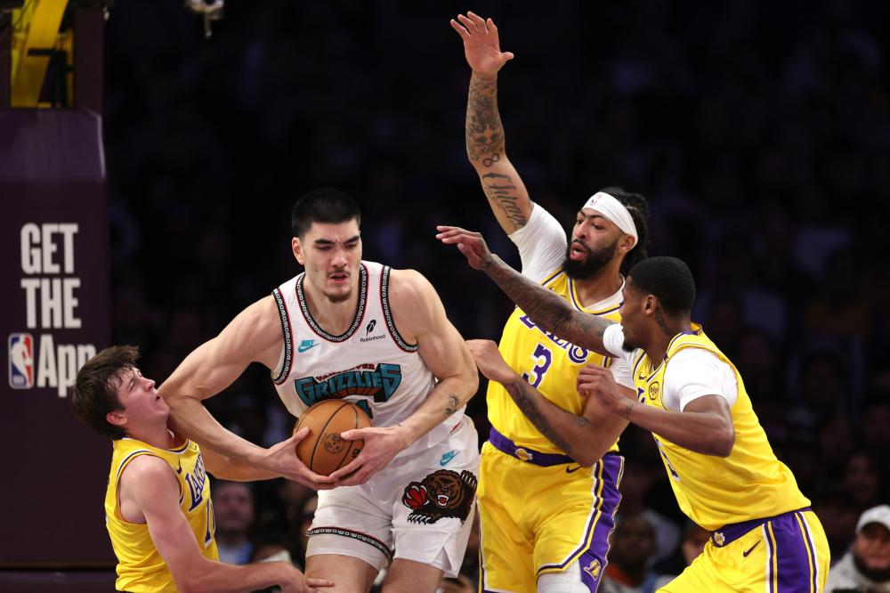 何青睐路易 何青睐路易